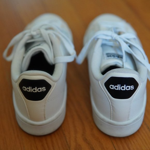 Women's Adidas shoes - Picture 4 of 6